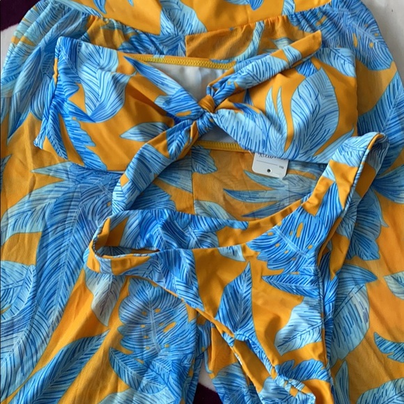 Bikini set - Picture 1 of 2